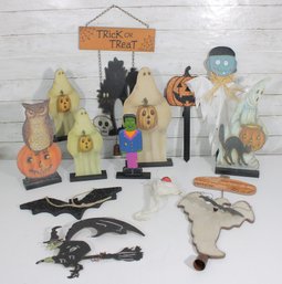 Halloween Wall Decor & Hanging Signs Lot  Ghosts, Witch, Frankenstein & Trick Or Treat  Mixed Group