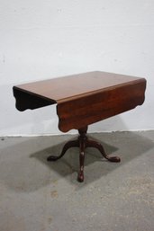 Charming Vintage Drop-Leaf Table With Pedestal Base Adam County Collection