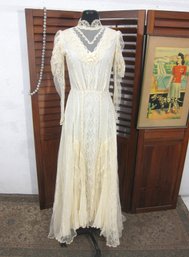 Vintage Country Elegance Lace Gown  Size 8  Ivory Victorian Style