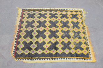 Vintage Geometric Pattern Rug / Carpet Black Yellow Red 4.1 Ft X 3.4 Ft