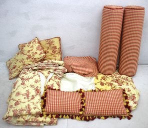 Vintage Twin Size Bedding Set  Toile & Gingham Pattern  Pillows, Quilt, & Dust Ruffle