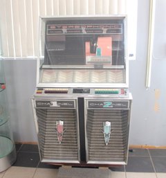 Seeburg Model 220 Channel Jukebox  Lights On  53H ( Needs Service / Repair)