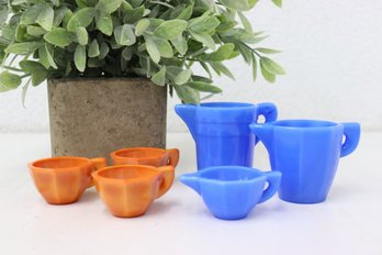 Akro Agate Childrens Dishes: Two Teapots (no Lids) Creamer, And Three Cups