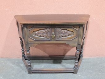 Vintage Kittinger Furniture Solid Wood Console Table/ Buffet  Carved Drawer Front, 33' H X 46' W X 18.5' D