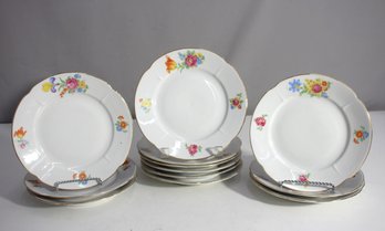 Set Of 12 Vintage 7.5' Floral Porcelain Plates With Gold Trim