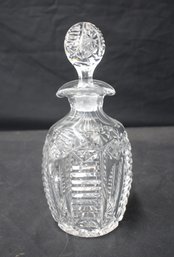 Crystal Decanter With Intricate Cuts - Vintage Charm
