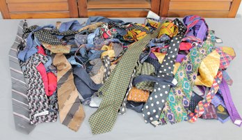#312-Designer Mens Tie Lot  High-End Brands  Fendi, Dior, Burberry, Gucci & More  Large Group