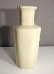 Vintage 18.5' Cream Ceramic Vase With Unique Fluted Design - Elegant Dcor Piece