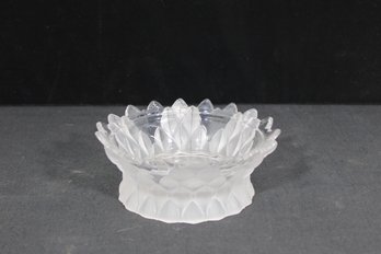 Vintage Frosted Art Glass Bowl Lotus Flower Design 6 Round
