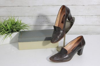#43-Bally Leather Heeled Loafers  Womens Size 8  Brown  Made In Italy  Classic Pumps