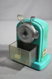 VINTAGE Green CARL CONIC-LINE MODEL 5-5 Pencil Sharpener