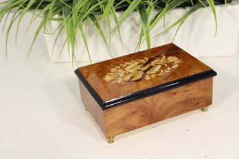 Italian Inlaid Wood Music Box – Vivaldi '4 Jahreszeiten' – 5.5' X 4'