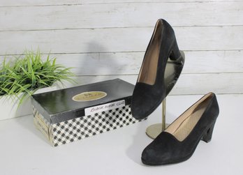 #70-Vintage Delman Black Suede Heels Pumps  Womens Size 7.5  Classic Designer Shoes W/ Box