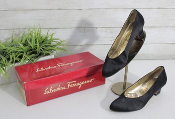 #86-Salvatore Ferragamo Black Classic Pumps  Low Block Heel  Size 7.5
