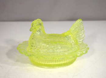 Vintage 4.5' H X 6.5' Uranium Glass Hen On Nest Covered Dish  Glows Under UV