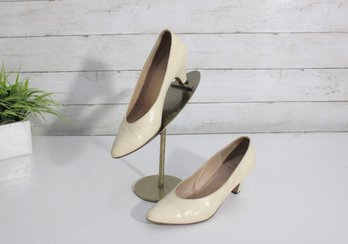 #108-Bruno Magli Womens Cream Leather Pumps  Size 6  Classic Low Heel  Made In Italy