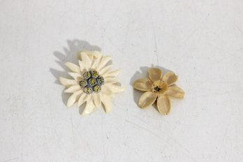 Vintage Hand Carved Celluloid Edelweiss Flower Pin & Pendant  Floral Jewelry Set (Pin Missing Back)