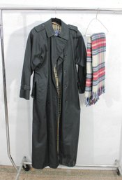Rack H-Vintage Burberrys Trench Coat  Size L  Classic Nova Check Lining  Belted