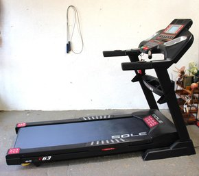 SOLE F63 Folding Treadmill  Bluetooth, Incline, Programs  Accessories