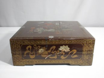 Vintage Oriental Lacquered Wooden Box With Compartmented Interior - Minor Crack