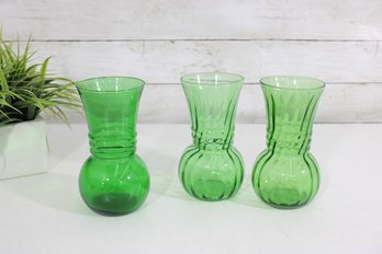 Set Of 3 Anchor Hocking Green Glass Ribbed Flower Vases  Vintage Bud Vases, 6.5H