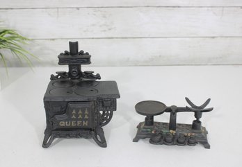 Mini Cast Iron Stove Queen & Scale Set  Vintage Style Metal Decor  6.5' & 2.5'