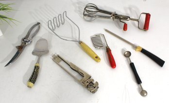 Lot Of 8 Vintage Kitchen Utensils  Mid-Century Mix  Metal & Bakelite Handles