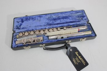 Gemeinhardt Silver Tone   Concert Flute W/ Hard Case  Includes Cleaning Rod  Pre-Owned