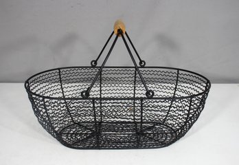 Wire Mesh Gathering Basket With Wooden Handle - 16' X 8.5'