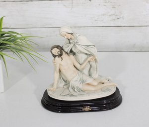 Giuseppe Armani Florence Pieta Figurine  Mary & Jesus Sculpture  Capodimonte Style  6.5'