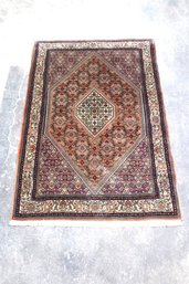 'Handwoven Persian Style Area Rug  69' X 46' Intricate Medallion Design'