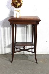 'Antique Two-Tier Side Table With Elegant Tapered Legs  Classic Accent Table'