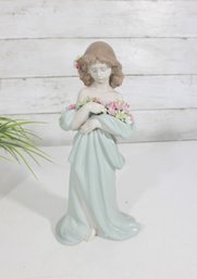Lladro Petals Of Love Porcelain Figurine  Girl W/ Flowers  Spain