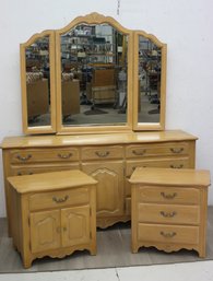 Ethan Allen 4 Piece Bedroom Set - Dresser, Tri Fold Mirror, And 2 Nightstands