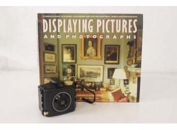 ART/Photography - Displaying Pictures And Photographs By Caroline Clifton Mogg, Mitchell Beazley Pub. 1988