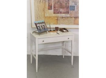 Kroehler Custom Crafted White Simple Side Desk