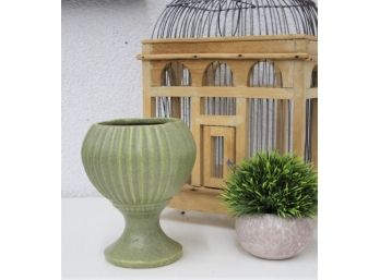 McCoy Floraline USA 407 Matte Green Ribbed Round Top Pedestal Vase (Birdcage NOT In Lot)