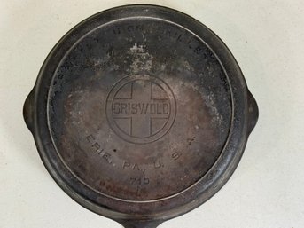 Griswold #9 Cast Iron Skillet