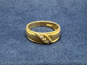 10k Gold Ring With Diamond? Chips