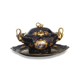 The Regal Swan Tureen Set: Elegance In Porcelain