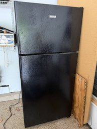 Hotpoint Black Top-Freezer Refrigerator