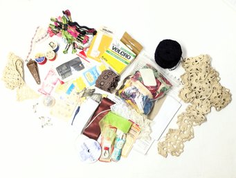 Craft And Sewing Items - Some Vintage - Group 5