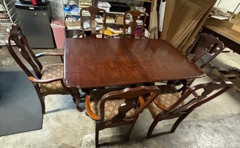 Mahogany Duncan Phyfe Style Dining Room Table With  6 Arm Chairs