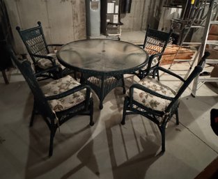 Outdoor Patio Set Green Faux Wicker. Table And 4 Chairs