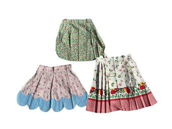 Three Vintage 1960s Or 70s Aprons Printed Cotton Calico Floral