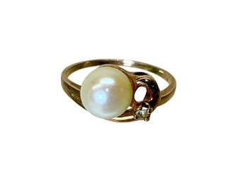 Vintage Authentic Pearl 10K Gold Ring With Small Diamond