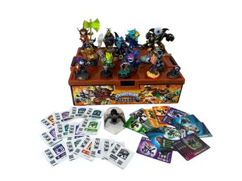 Skylanders Giants Case With Figures Activision
