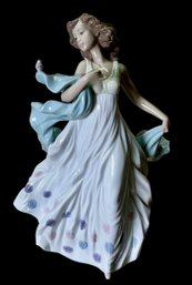 Vintage Summer Serenade Lladro Figurine
