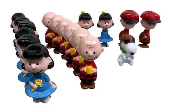 Lot Of 17 Vintage Peanuts Rubber Figures Snoopy Charlie Brown And Lucy