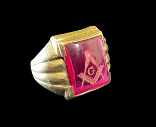 Antique 14K Yellow Gold Masonic Ring With Possible Ruby 5.85 DWT